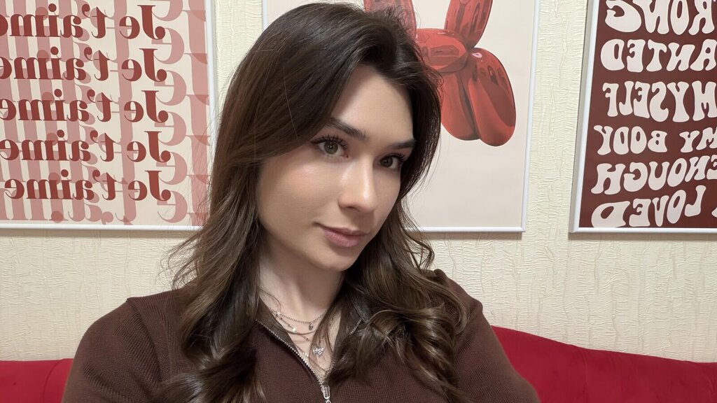 MiaBennette