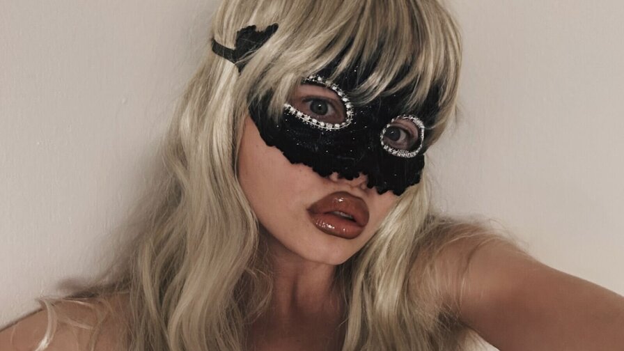 AngelinaCartier